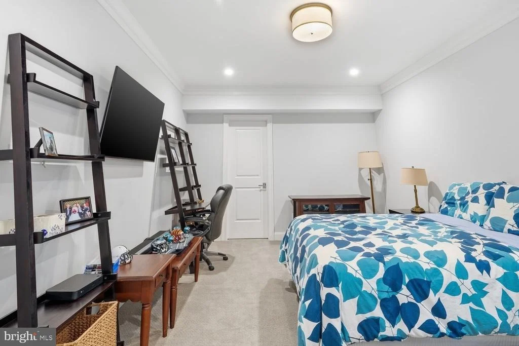 Photo of 6909 ARBOR LANE