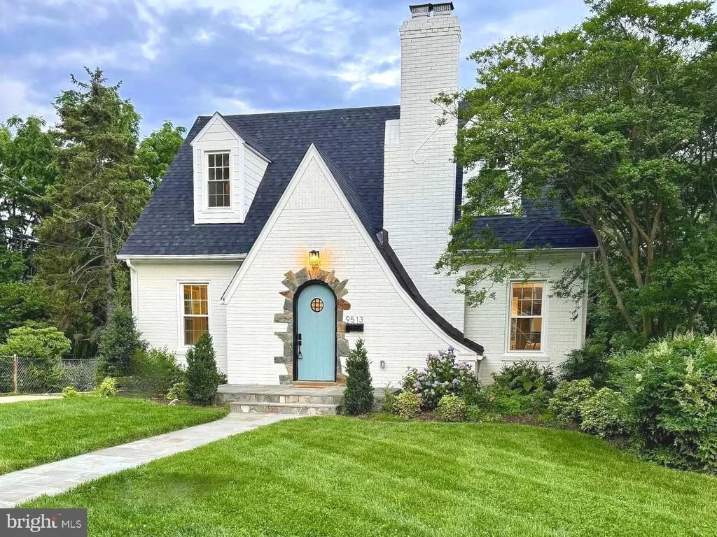 Photo of 9513 BILTMORE DRIVE