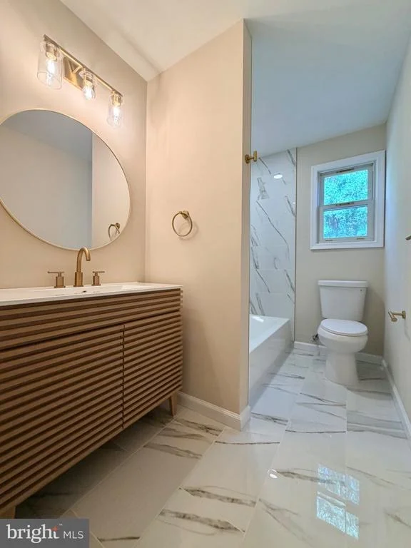 Photo of 806 SUNSET DRIVE