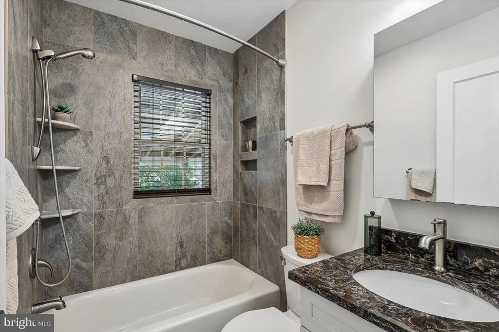 Photo of 1501 CREST ROAD