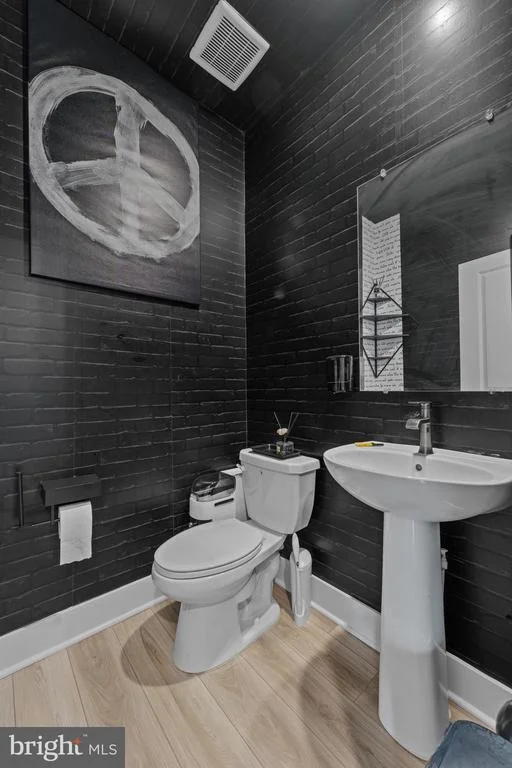 Photo of 5192 NEWPORT CIRCLE