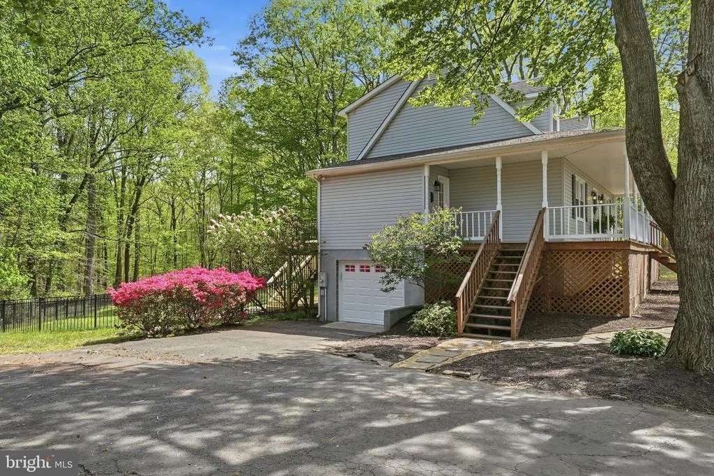 Photo of 3229 COLVIN ROAD