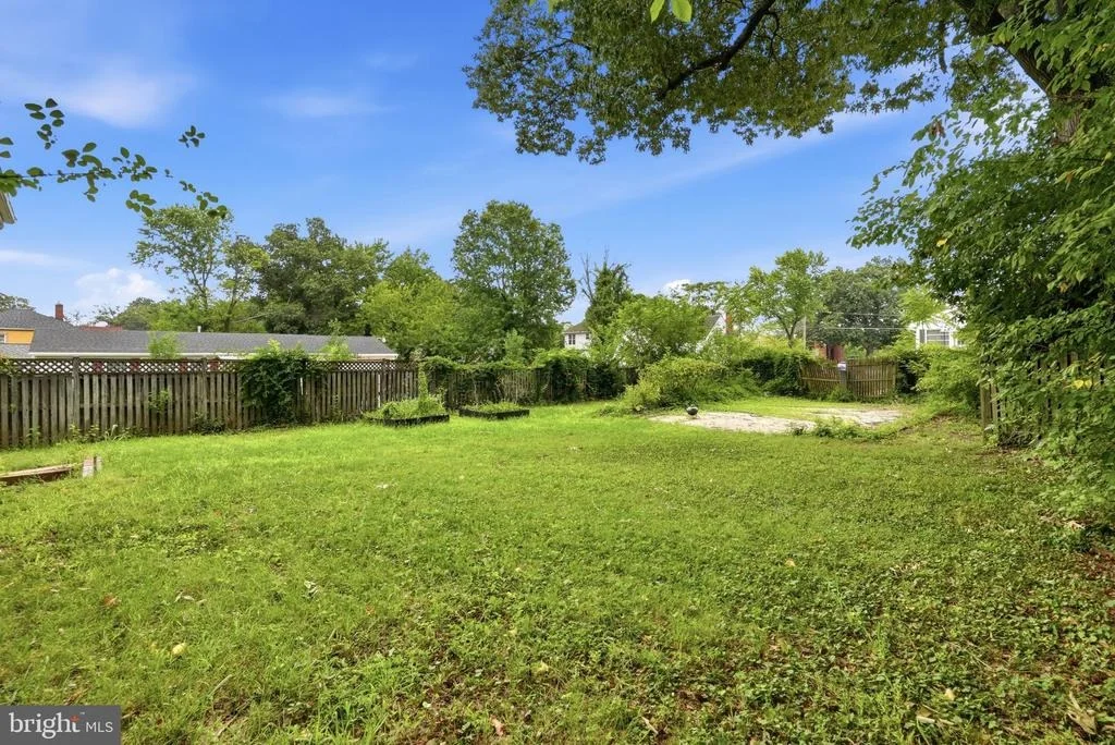 Photo of 6515 GATEWAY BOULEVARD