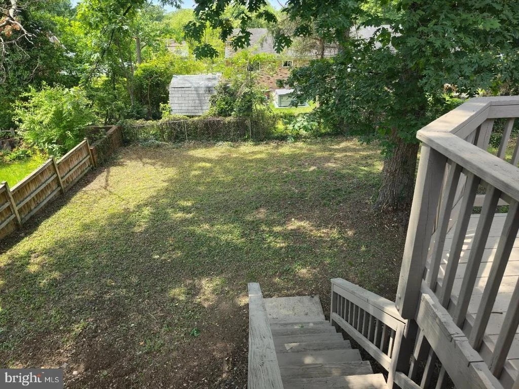 Photo of 6318 BARRS LANE
