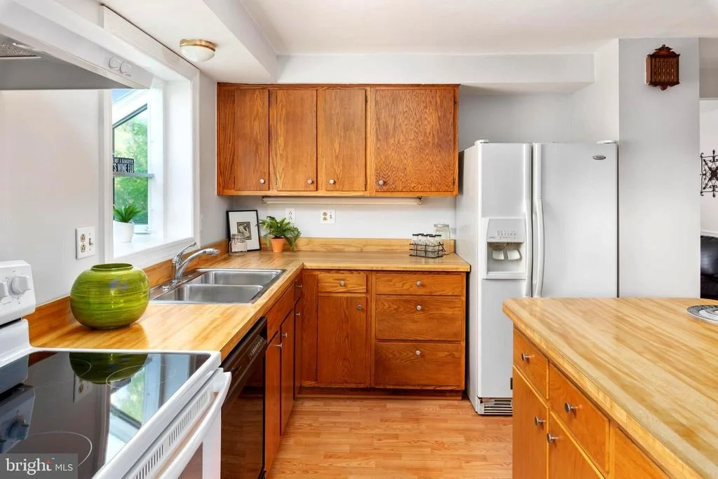Photo of 5262 ELIOTS OAK ROAD