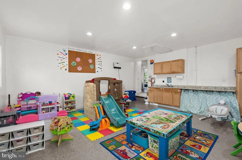 Photo of 419 JEROME AVENUE