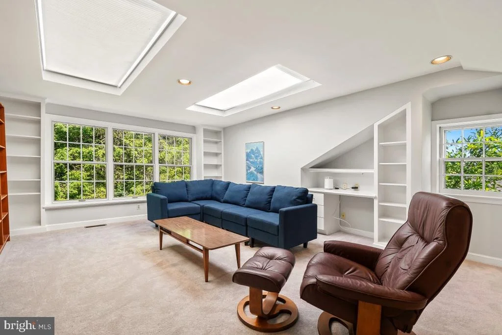 Photo of 7214 POMANDER LANE