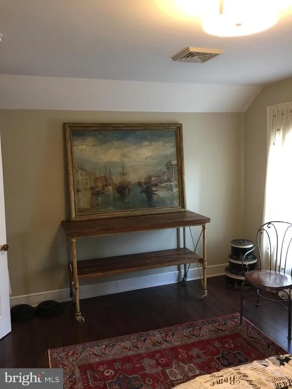 Photo of 218 E 6TH STREET E