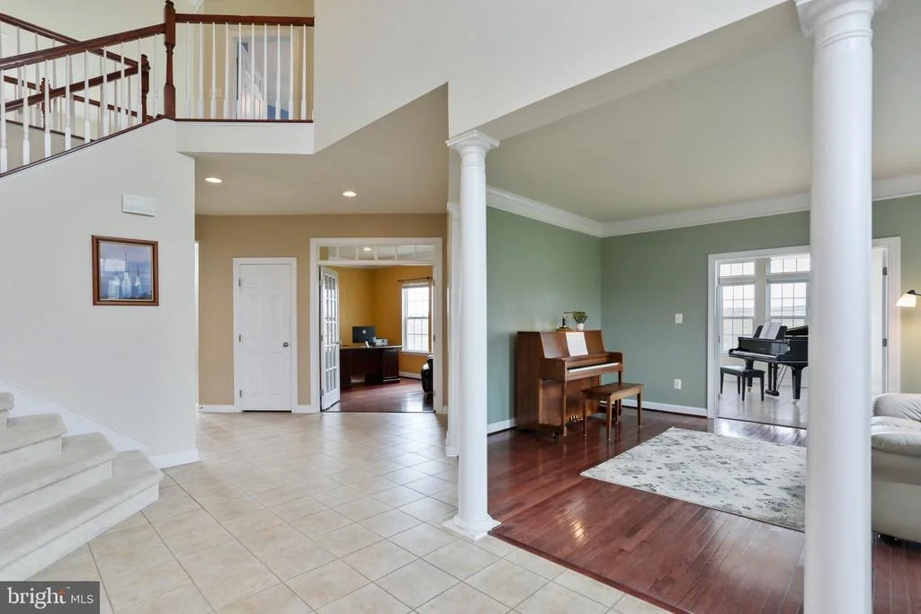 Photo of 10138 ROULETTE DRIVE