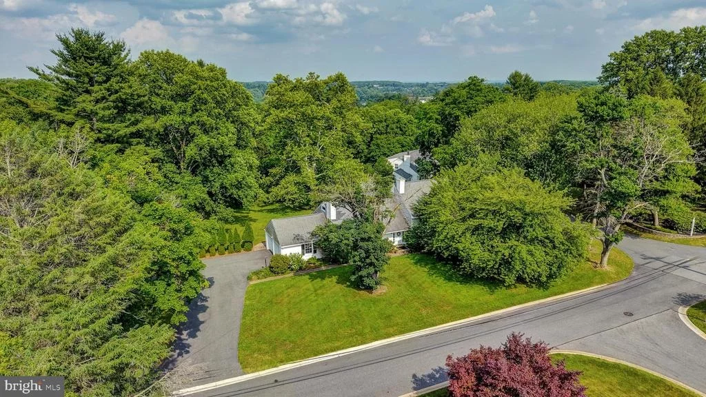 Photo of 102 MERIDEN DRIVE