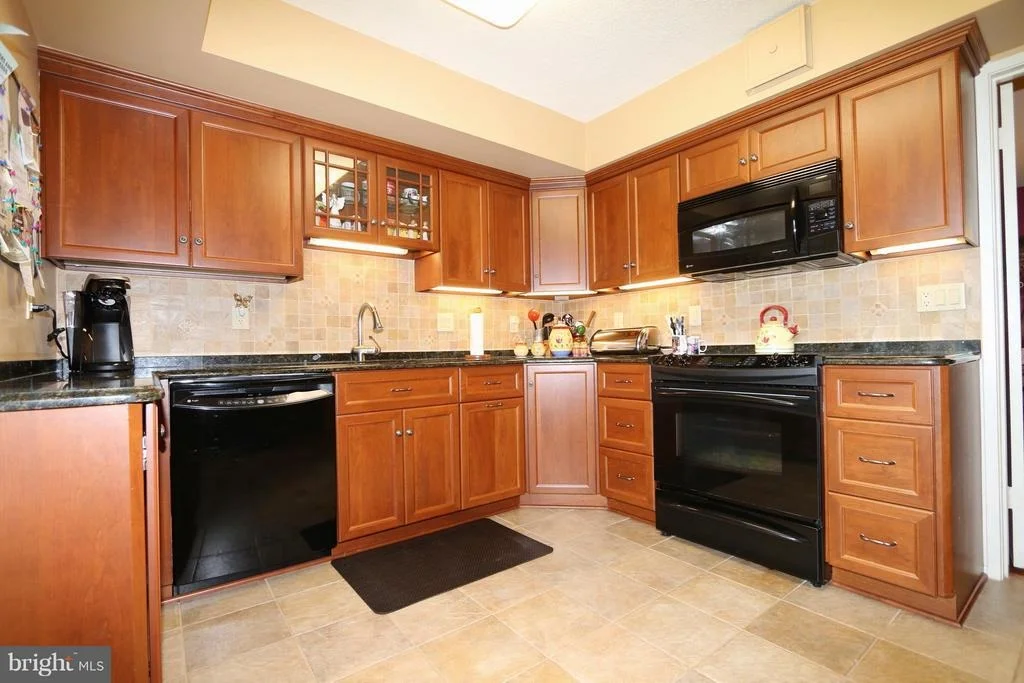 Photo of Unit 11014 at 15101 INTERLACHEN DRIVE