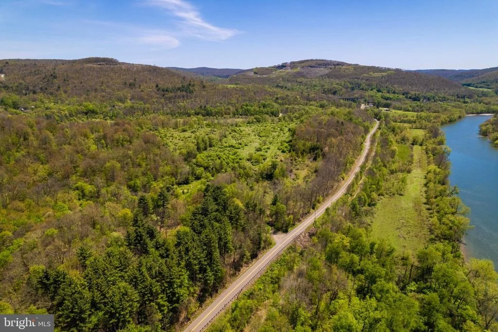 Photo of 007 STATE LINE ROAD