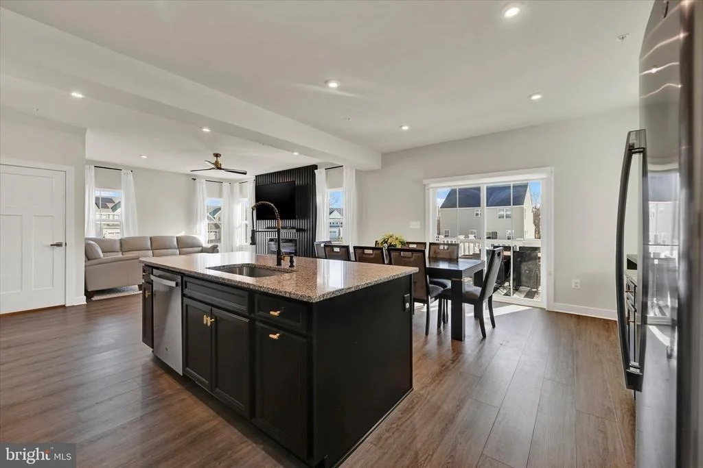 Photo of 839 LENI WAY