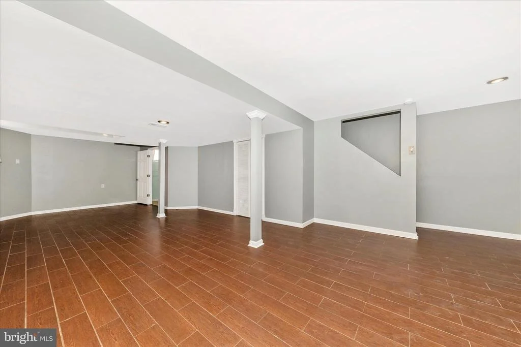Photo of 2160 COLLINGWOOD LANE