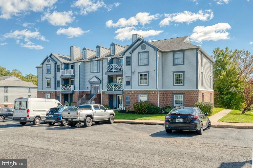 Photo of Unit 207J at 207 OAK LEAF CIRCLE
