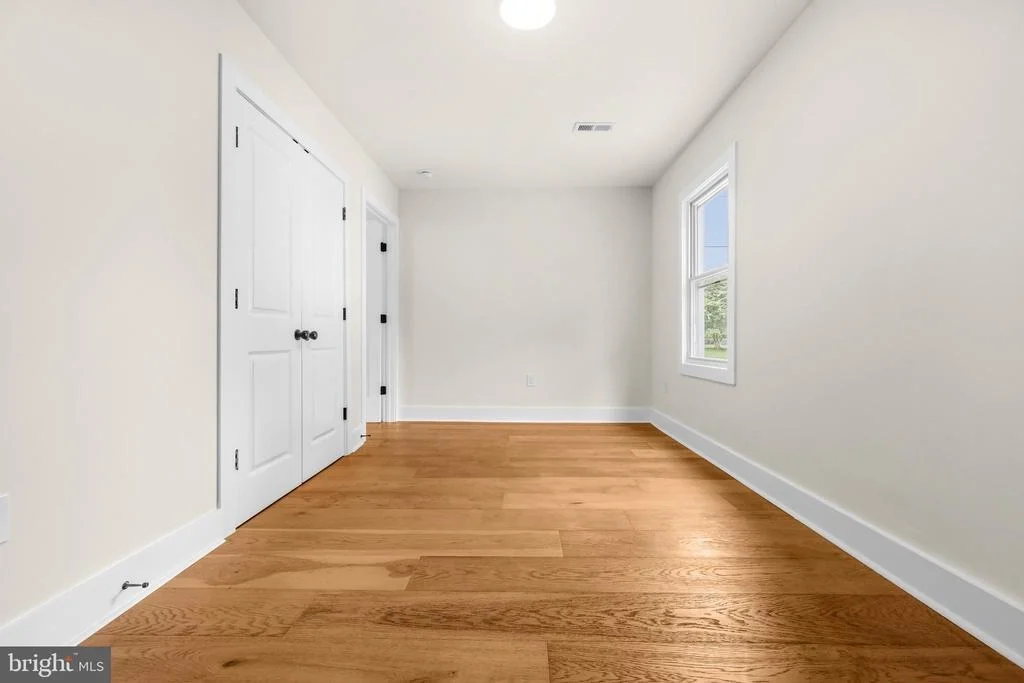 Photo of 703 NORTHWEST DRIVE