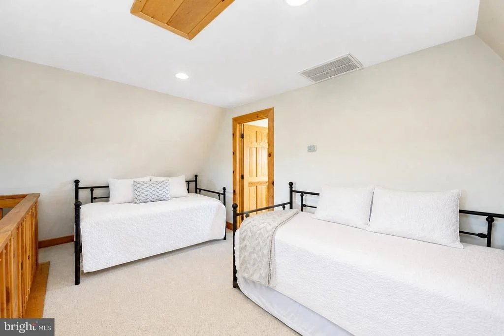 Photo of 282 LAKEFRONT LINKS DRIVE