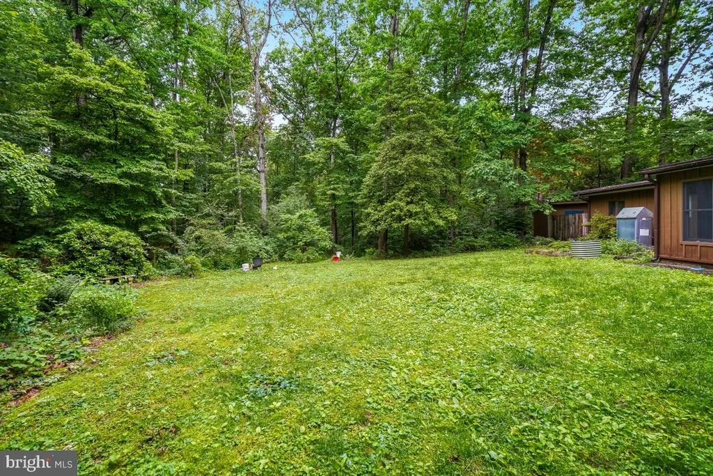 Photo of 8545 PINEWAY COURT