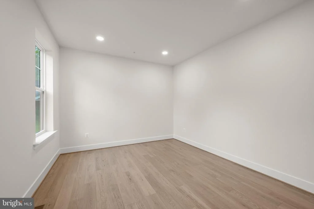 Photo of 2175 GLENCREST CIRCLE
