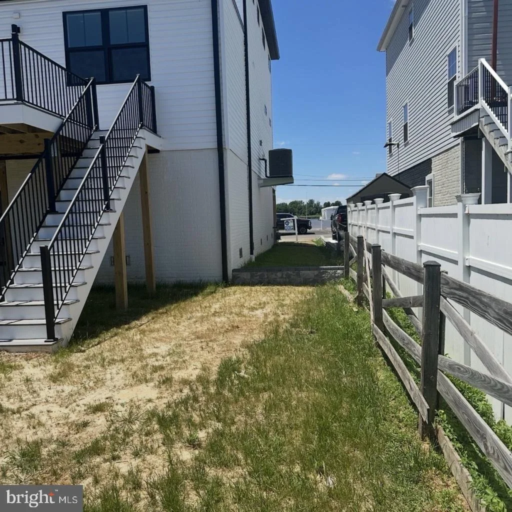 Photo of 6931 RIVER DRIVE ROAD