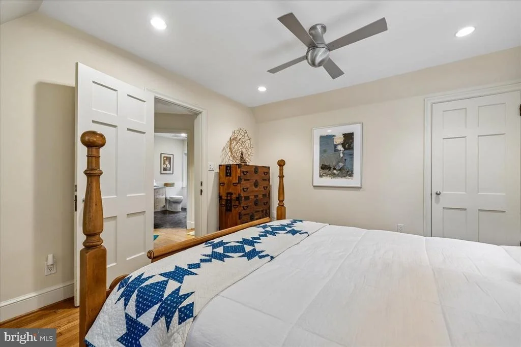 Photo of 1212 WOODSIDE PARKWAY