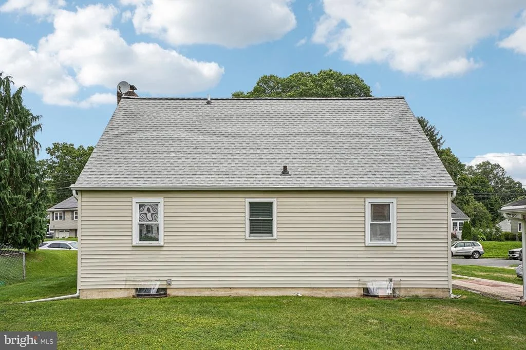 Photo of 150 HAWTHORNE DRIVE