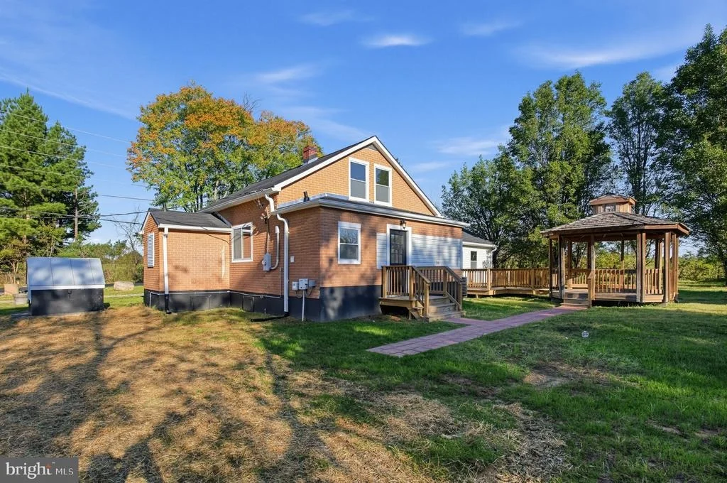Photo of 6740 SUMERDUCK ROAD