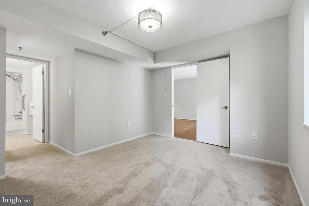 Photo of Unit 3524 at 15115 INTERLACHEN DRIVE