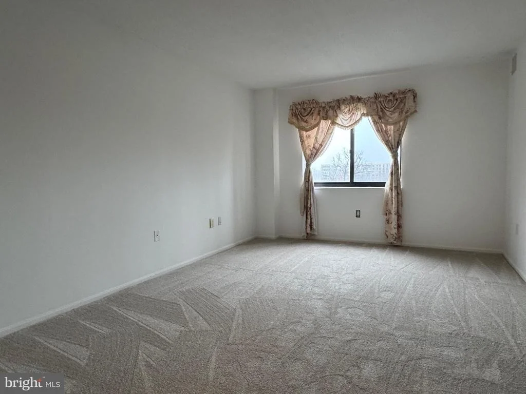 Photo of Unit 3815 at 15115 INTERLACHEN DRIVE