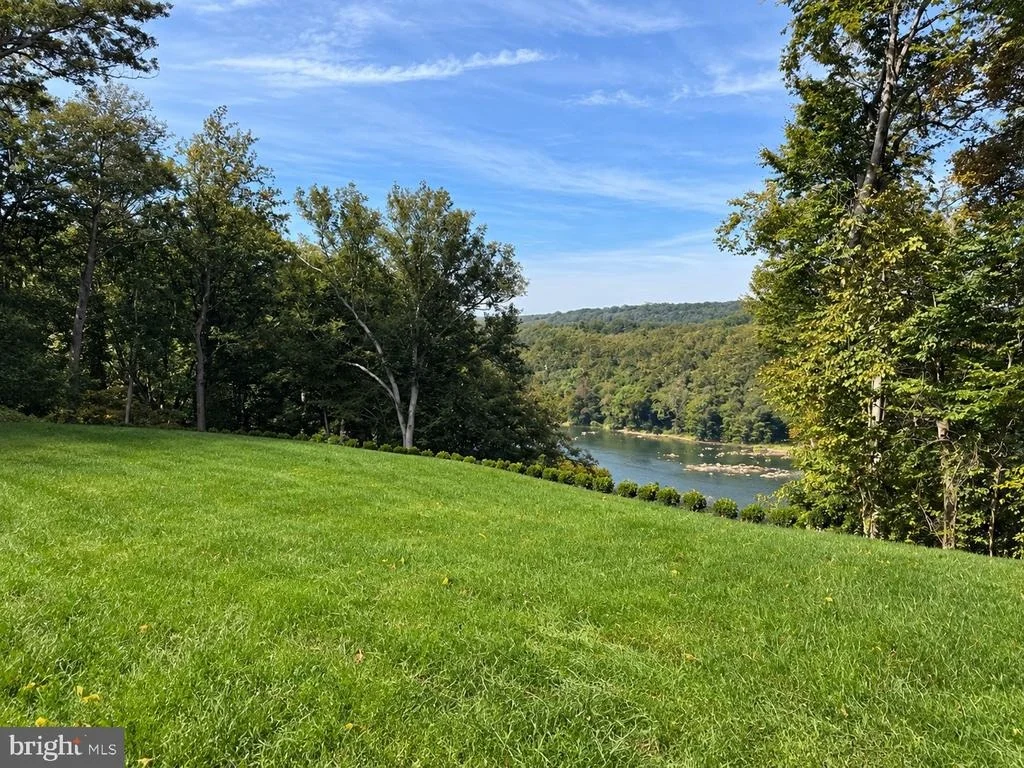 Photo of 620 RIVERCREST DRIVE