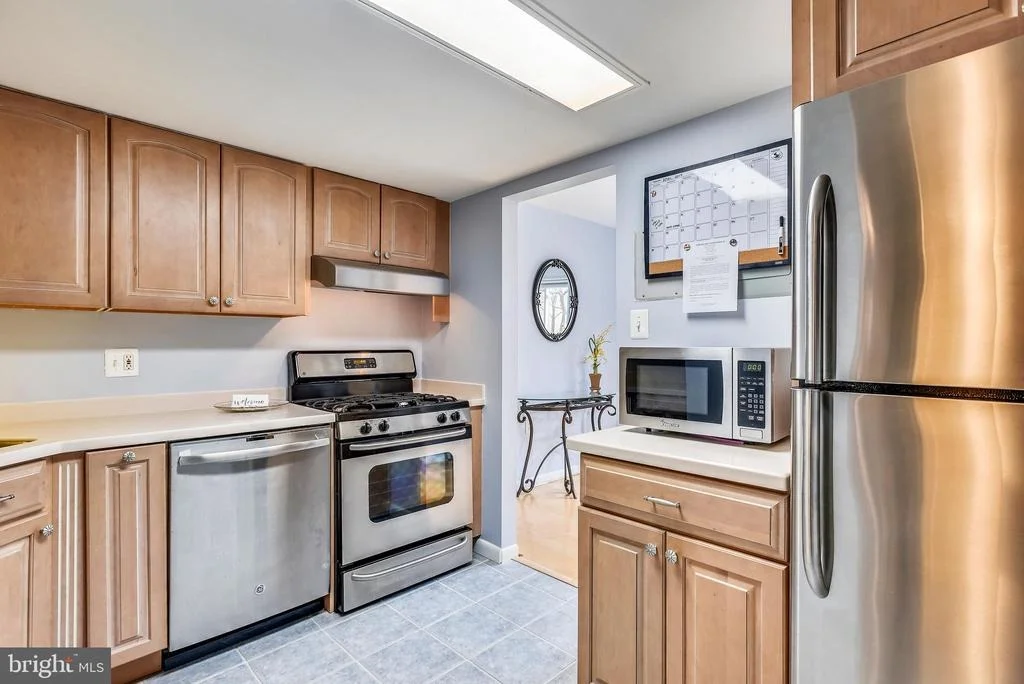 Photo of Unit 2A at 1427 NORTHGATE SQUARE