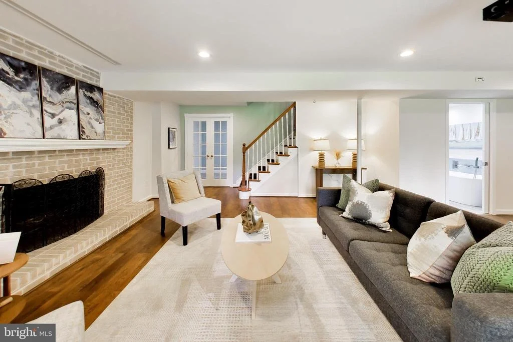 Photo of 715 CALVERT LANE