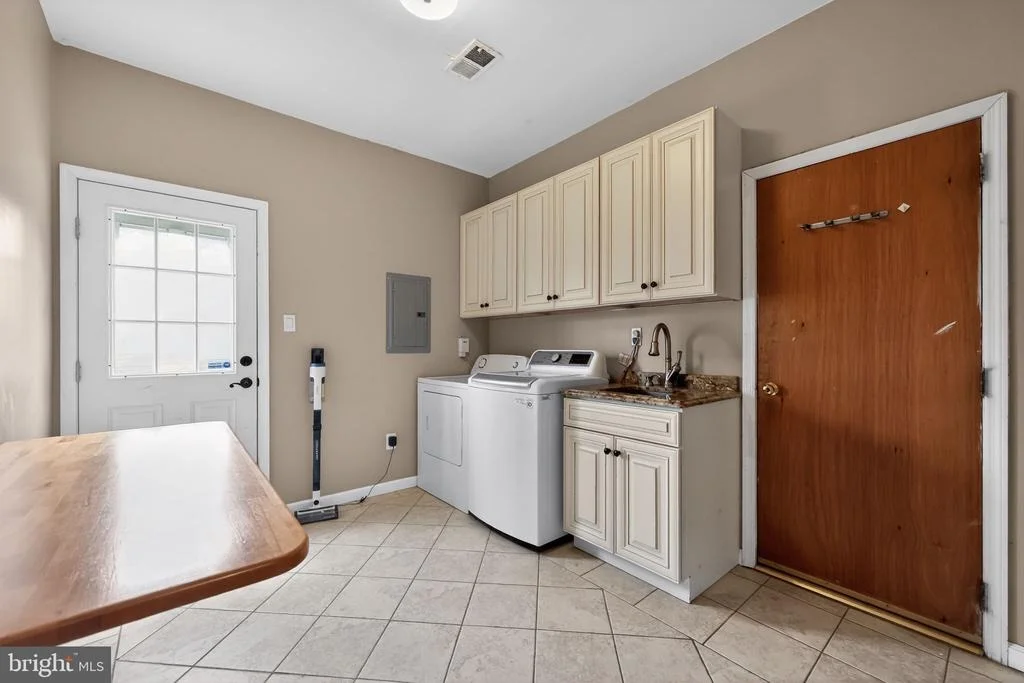 Photo of 1200 CARDINAL LANE