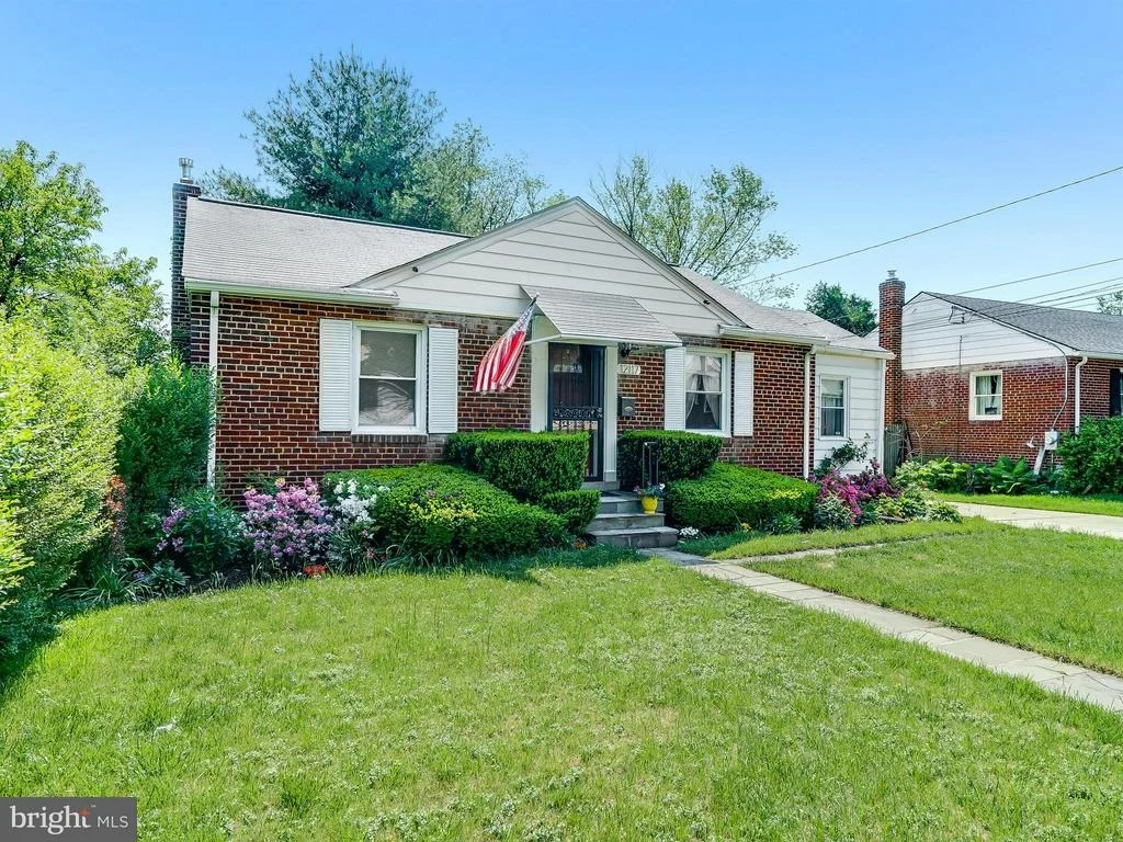 Photo of 12117 EDGEMONT STREET