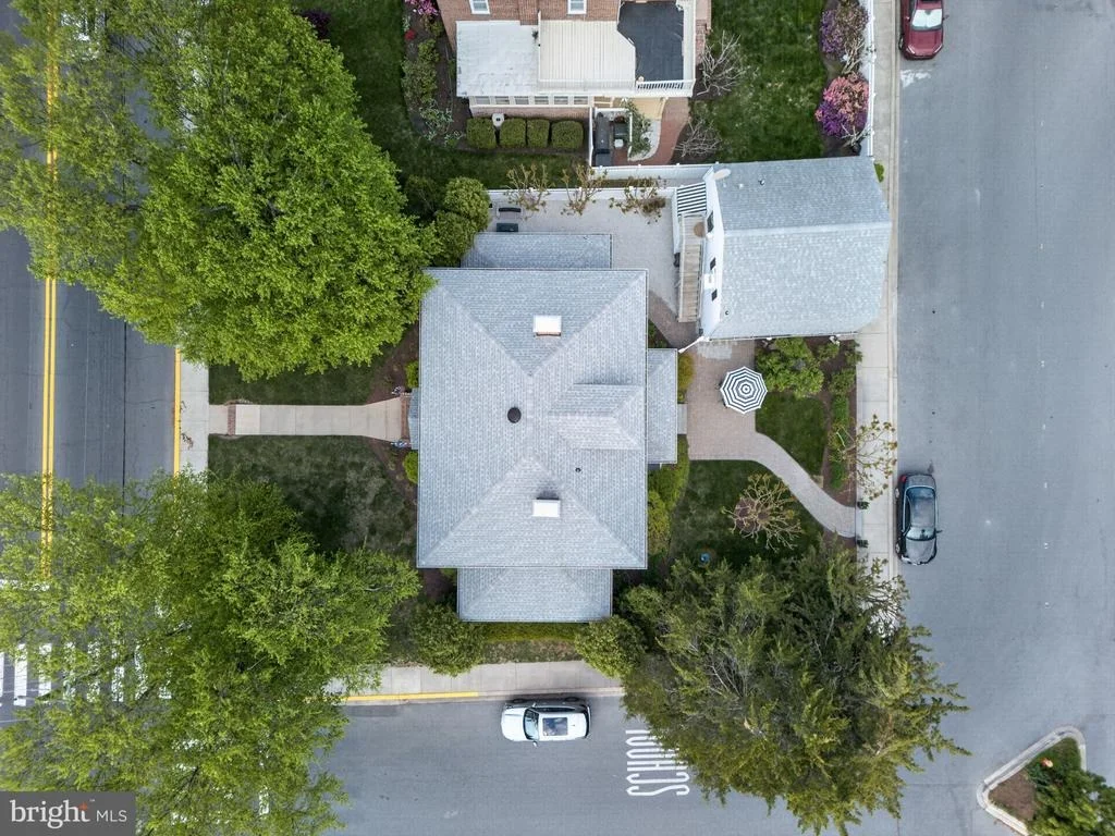 Photo of 829 SAVANNAH ROAD