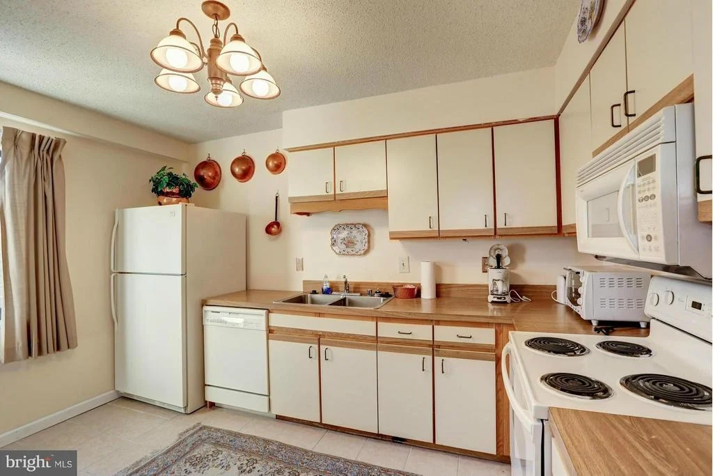 Photo of Unit 3426 at 15115 INTERLACHEN DRIVE