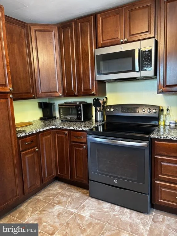 Photo of 811 LYNVUE ROAD