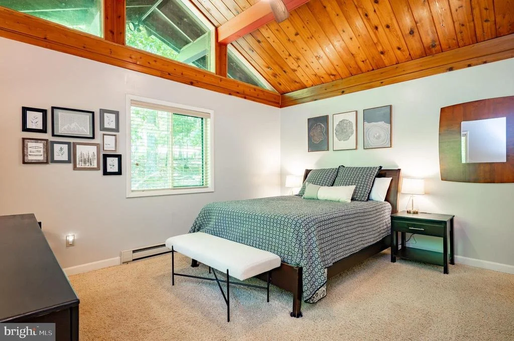 Photo of 106 LODGE CIRCLE