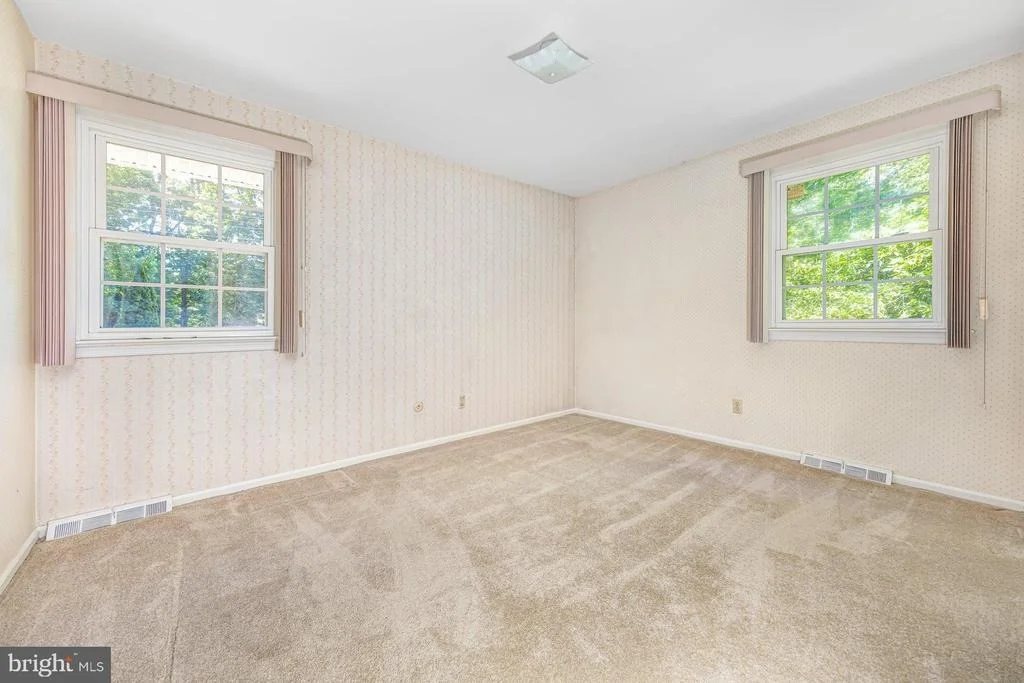 Photo of 73 COLONIAL TERR