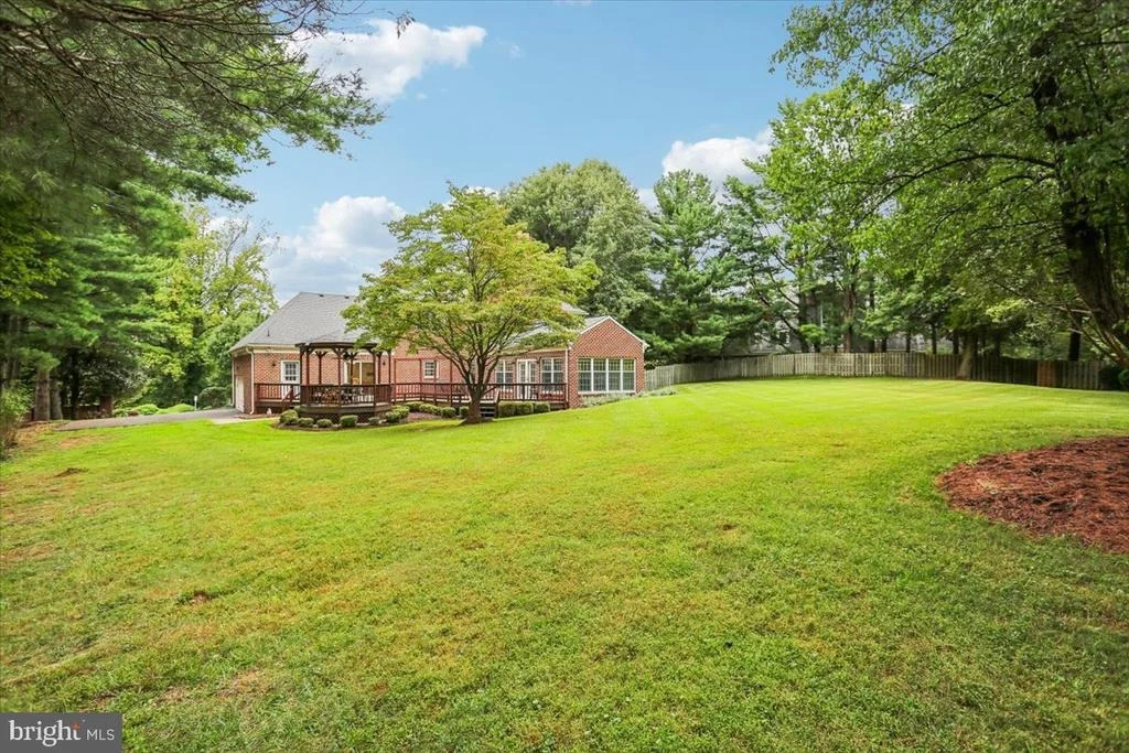 Photo of 899 LINGANORE DRIVE