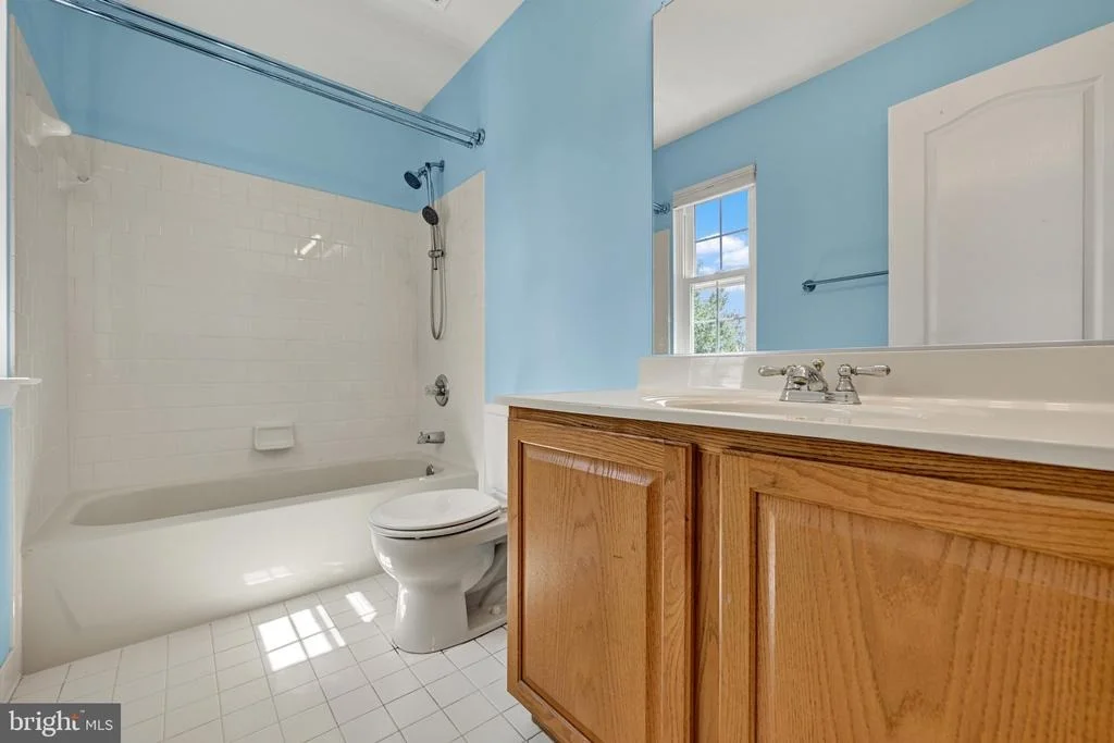 Photo of 1420 MOONSHADOW ROAD