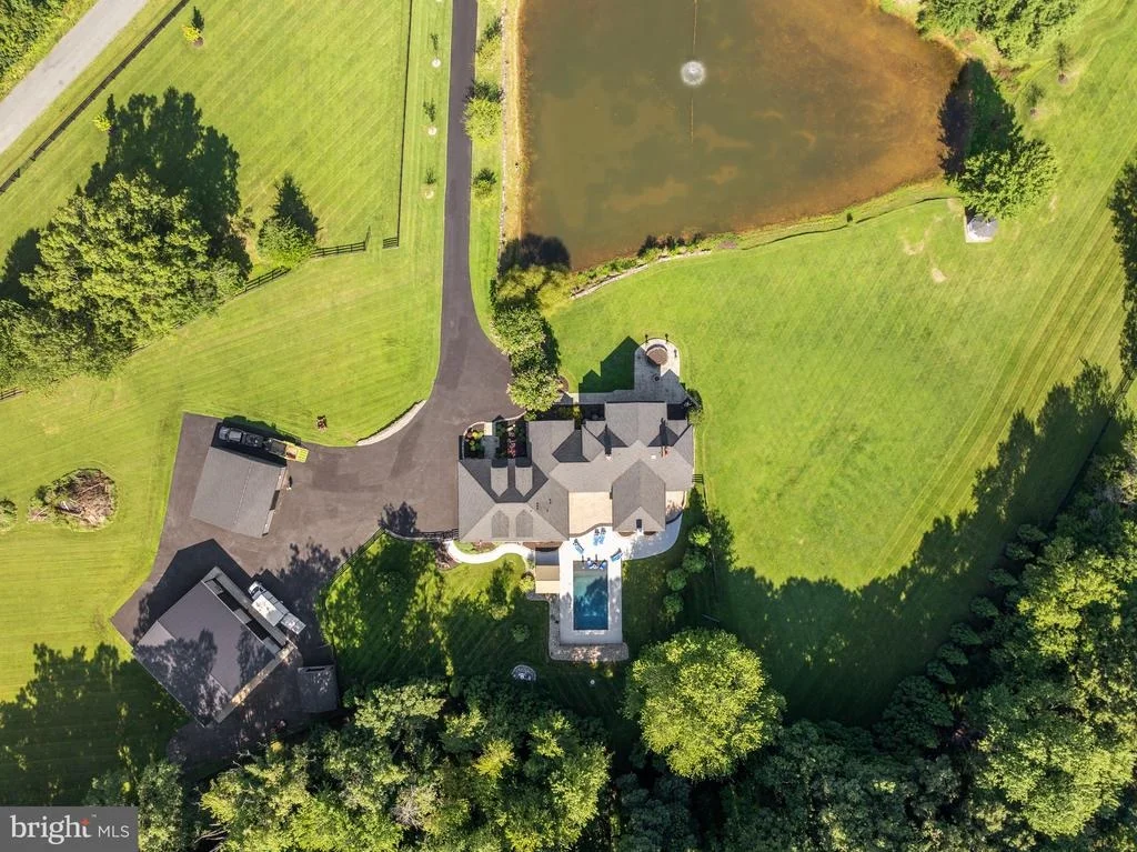 Photo of 19427 ROLLING HILLS DRIVE