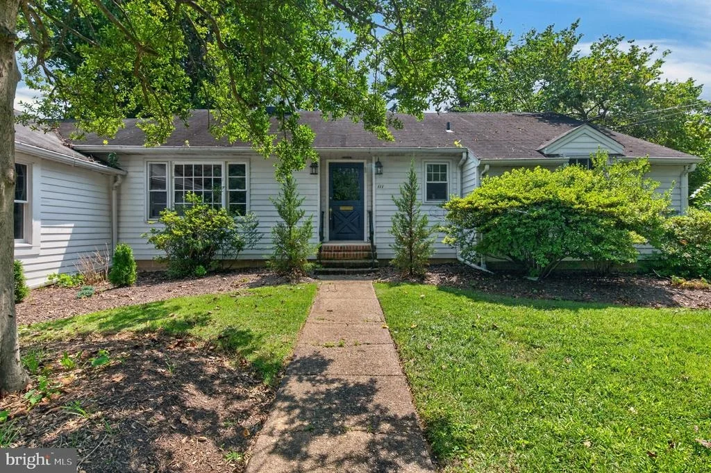 Photo of 111 WARDOUR DRIVE