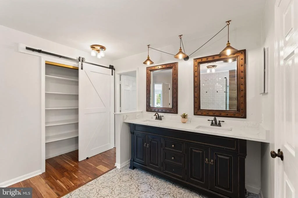 Photo of 817 KENNETH PLACE SE