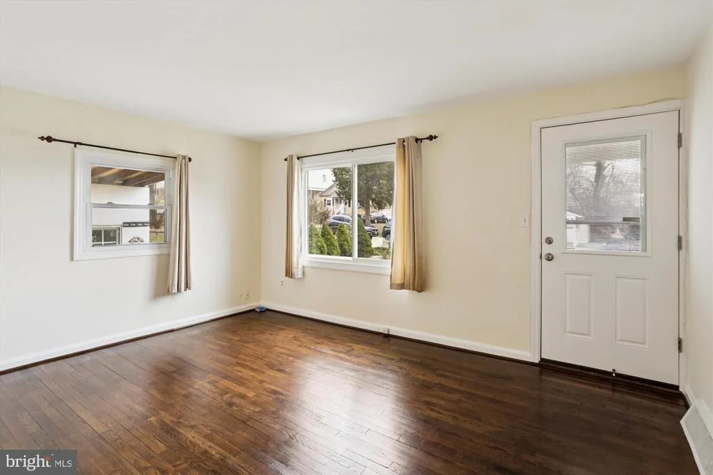 Photo of 12317 MIDDLE ROAD