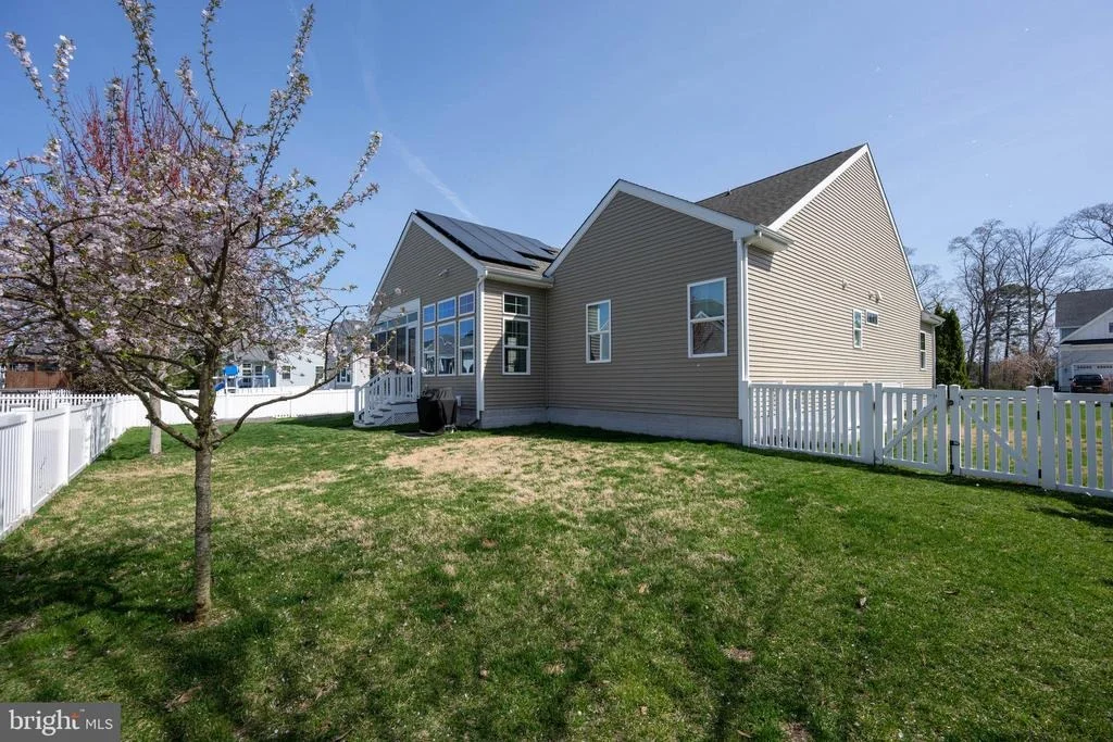 Photo of 147 W SHORE DRIVE
