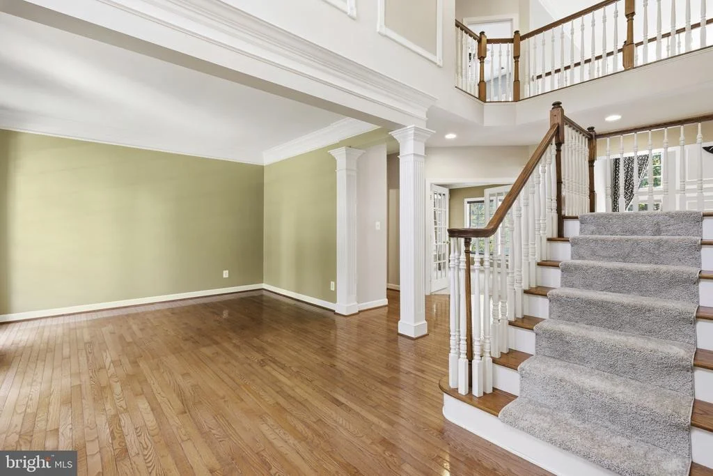 Photo of 1124 OAK TREE DRIVE