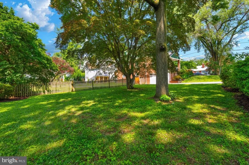 Photo of 6 E HAMILTON AVENUE