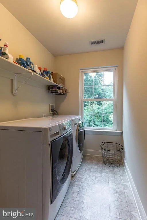 Photo of 325 SPLIT OAK LANE