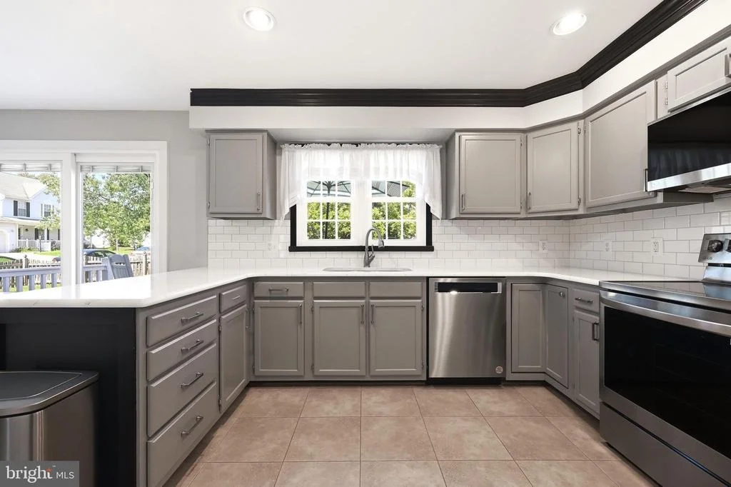 Photo of 1019 CHINABERRY DRIVE
